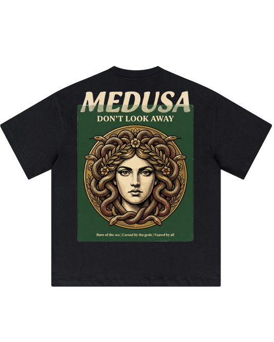 Camiseta gráfica oversize Medusa No Desvíes la Mirada