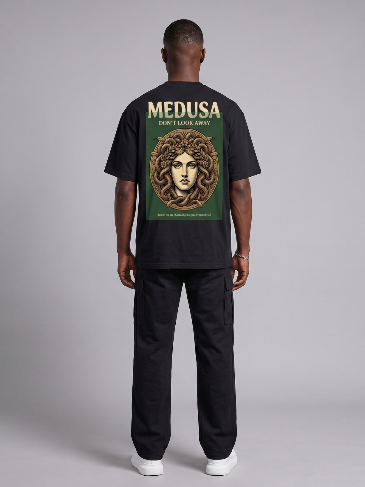 T-shirt graphique oversize Medusa Ne Détourne Pas Le Regard